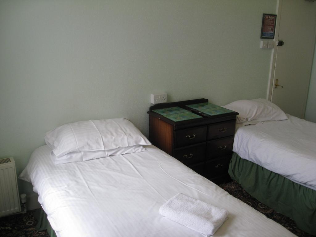 Aaran Central Guesthouse Абърдийн Стая снимка